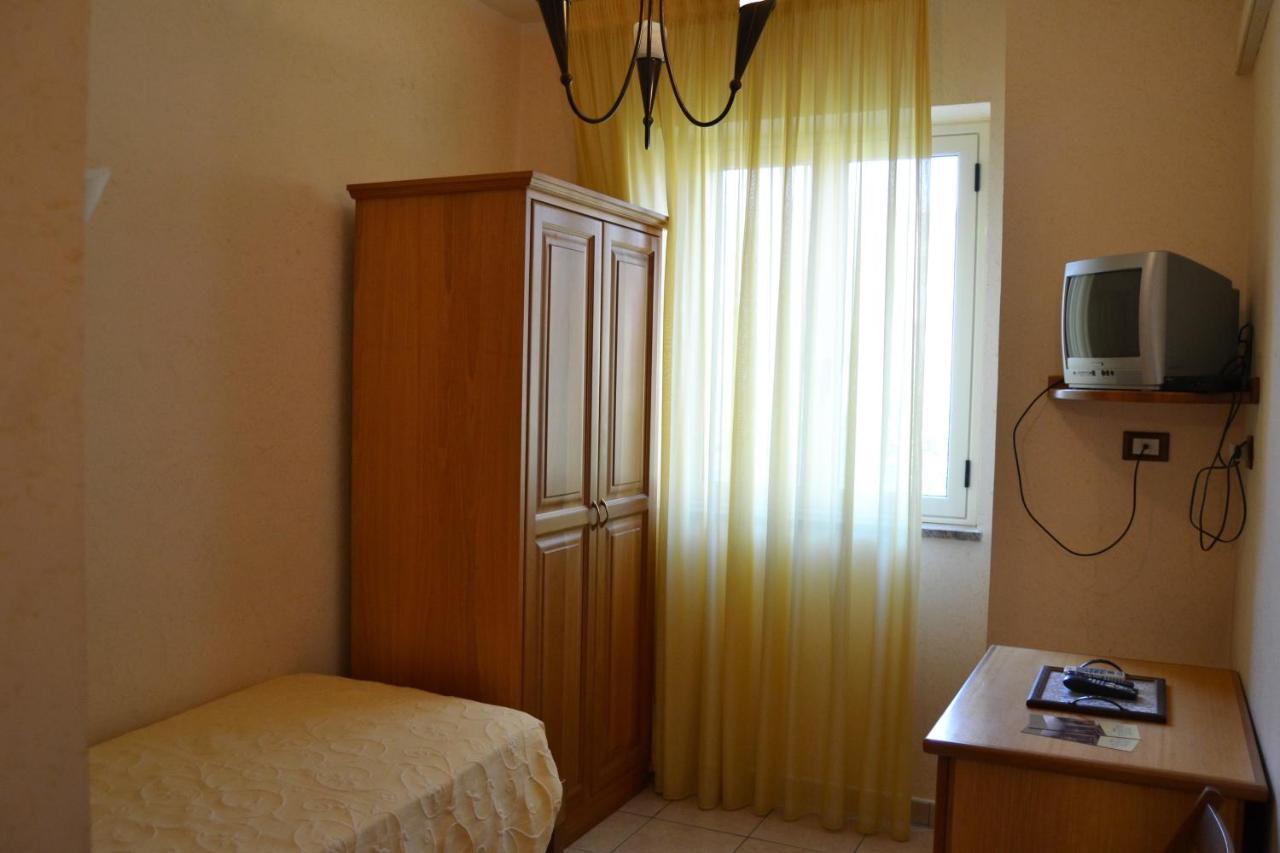 Hotel Ristorante L'Avvenire Gizzeria Pokoj fotografie